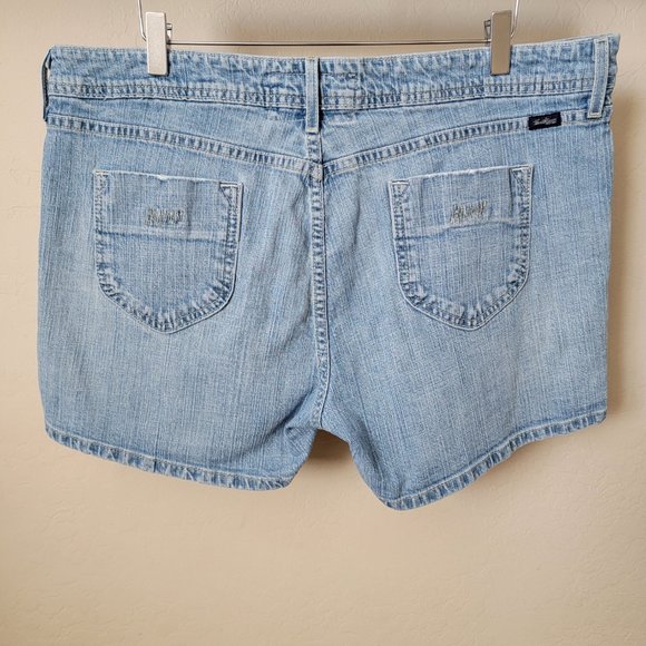 Levi Strauss Signature Vintage Denim Jean Shorts - Picture 7 of 16